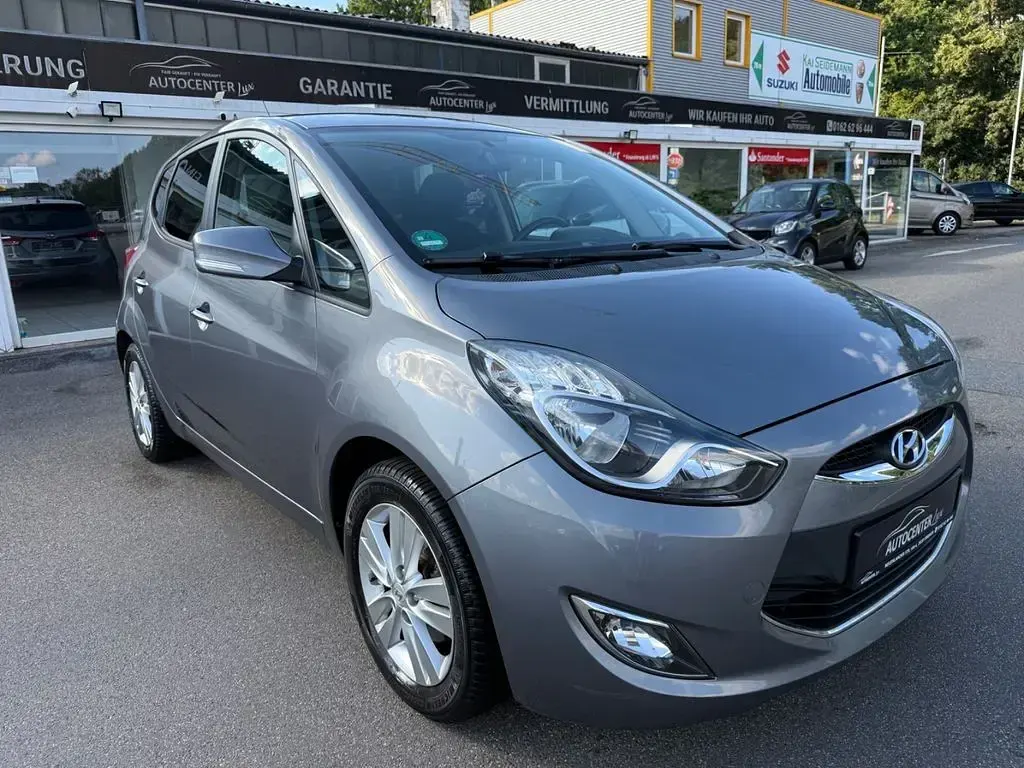 Gebraucht Hyundai ix20 125 PS (91 kW) 2014 Grau Kleinwagen