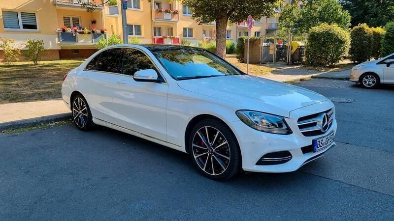 Weiß Gebraucht 2015 Mercedes C180 Avantgarde Limousine | 18.199 € (Fairer Preis) - Bild 1/4