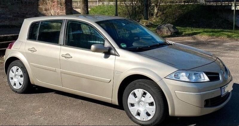 Braun Gebraucht 2008 Renault Mégane III Limousine | 2.600 € (Guter Preis) - Bild 1/4