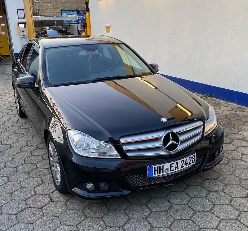 Schwarz Gebraucht 2013 Mercedes C180 Limousine | 5.800 € (Guter Preis) - Bild 1/4