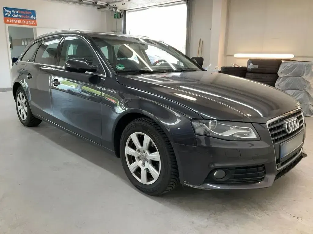 Gebraucht Audi A4 Ambiente 160 PS (117 kW) 2011 Grau Kombi