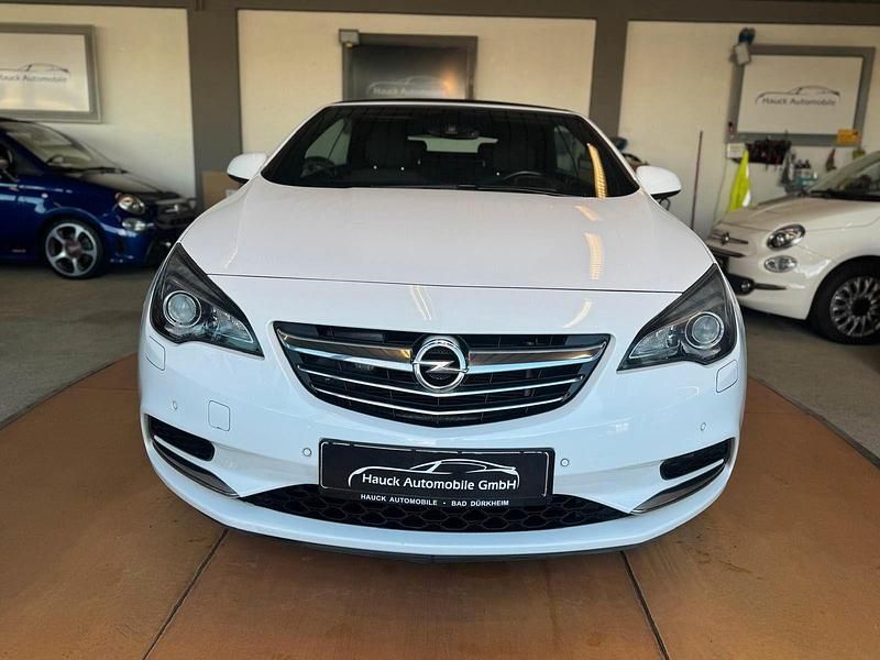 Gebraucht Opel Cascada Edition 140 PS (102 kW) 2013 Weiß Cabrio