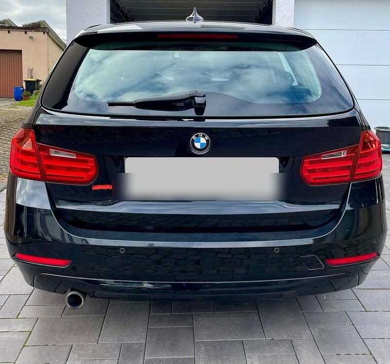 Schwarz Gebraucht 2013 BMW 318 Kombi | 7.000 € (Superpreis) - Bild 1/4