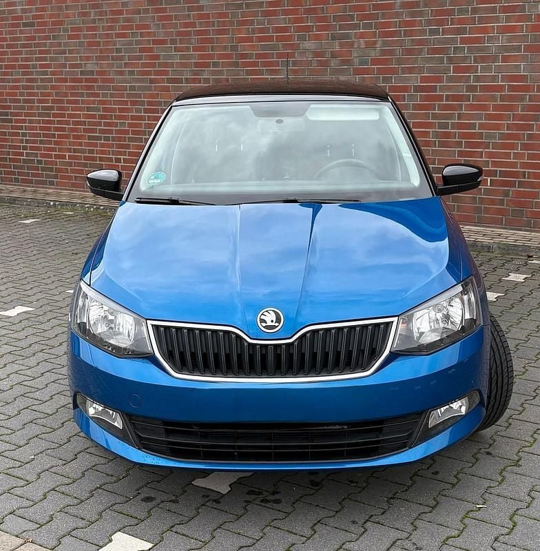 Blau Gebraucht 2018 Skoda Fabia Kleinwagen | 8.400 € (Fairer Preis) - Bild 1/4