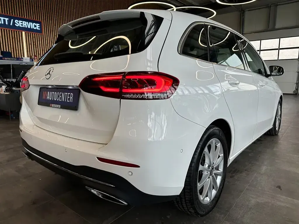 Gebraucht Mercedes B200 150 PS (110 kW) 2020 Weiß Kleinwagen