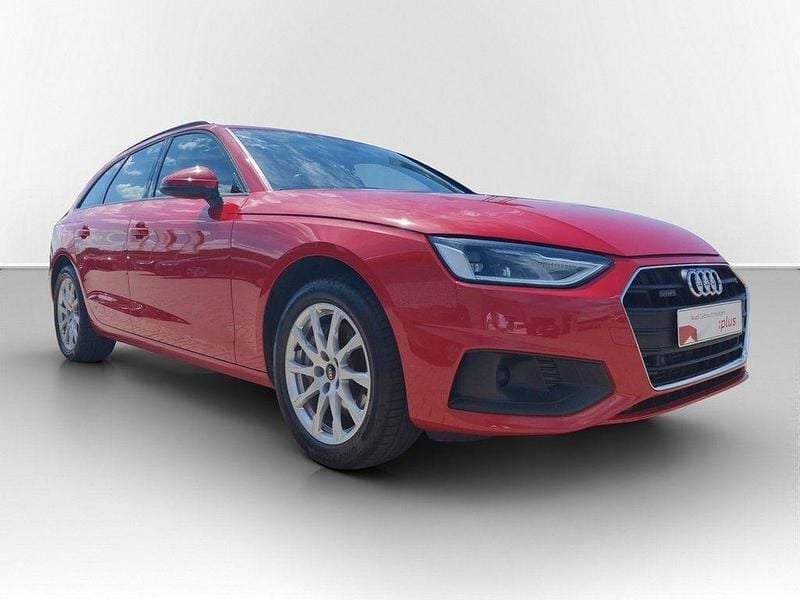 Używany Audi A4 204 KM (150 kW) 2022 Czerwony Kombi