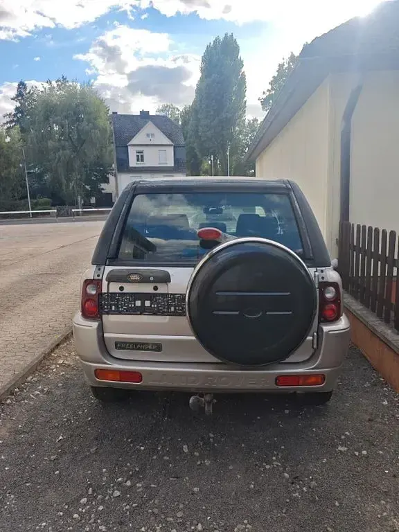 Gebraucht Land Rover Freelander 117 PS (86 kW) 2001 Silber SUV