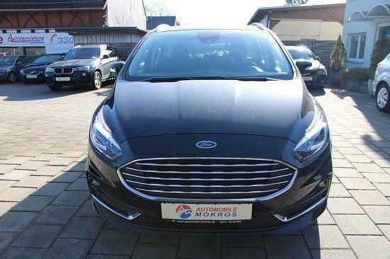 Gebraucht Ford S-MAX Titanium 150 PS (110 kW) 2022 Schwarz Van / Kleinbus