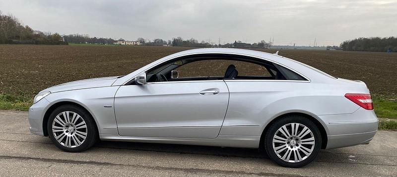Gebraucht Mercedes E350 292 PS (214 kW) 2009 Grau Coupé