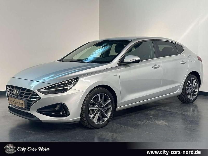 Silber Gebraucht 2020 Hyundai i30 Kombi | 16.499 € (Guter Preis) - Bild 1/4
