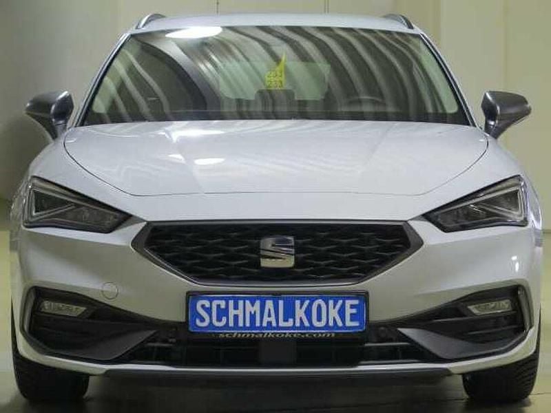 Nevada white (metallic) Gebraucht 2024 Seat Leon FR Kombi | 26.500 € (Guter Preis) - Bild 1/4