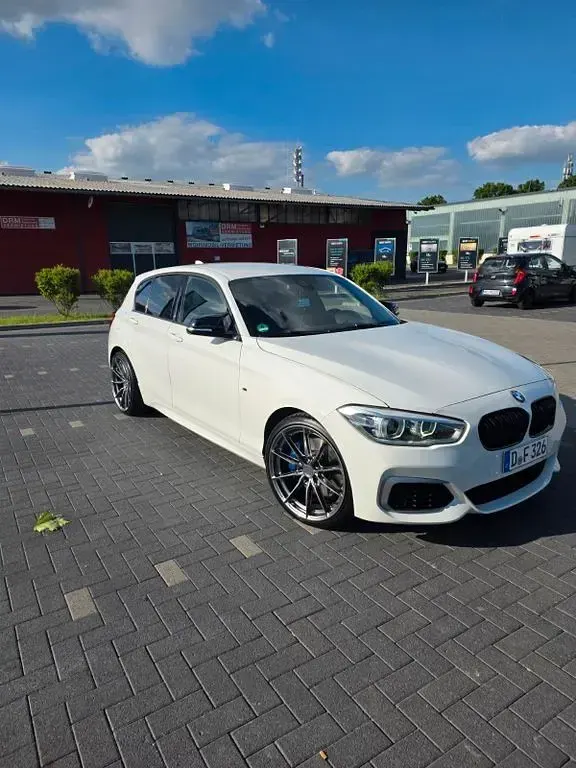 Gebraucht BMW M135 Performance 326 PS (239 kW) 2016 Weiß Kleinwagen