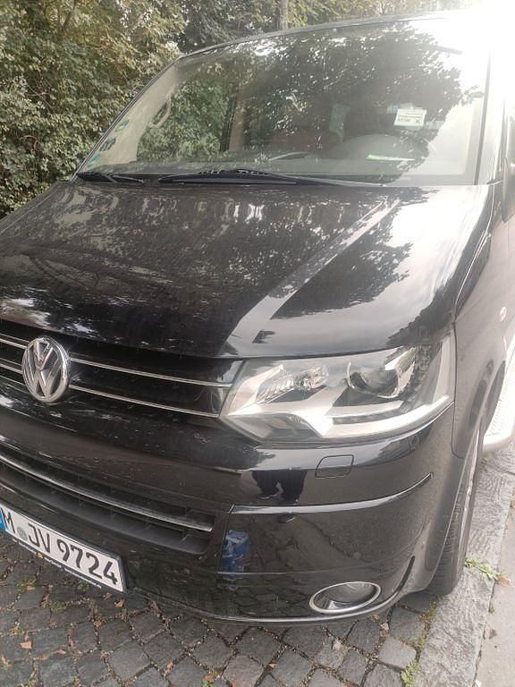 Second-hand VW Multivan Highline 179 CP (131 kW) 2012 Negru Monovolum