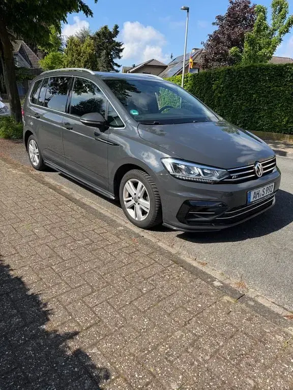Gebraucht VW Touran Highline 150 PS (110 kW) 2016 Grau Van / Kleinbus