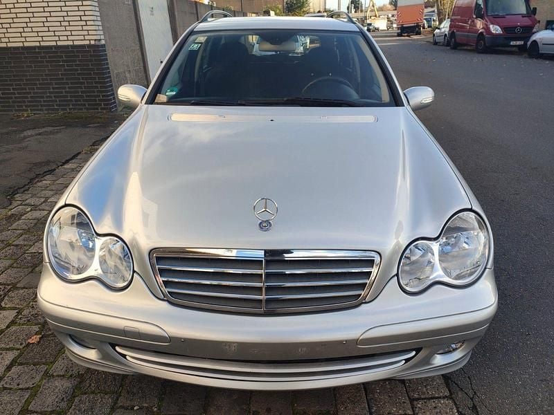 Silber Gebraucht 2006 Mercedes C180 Kombi | 2.490 € (Fairer Preis) - Bild 1/4