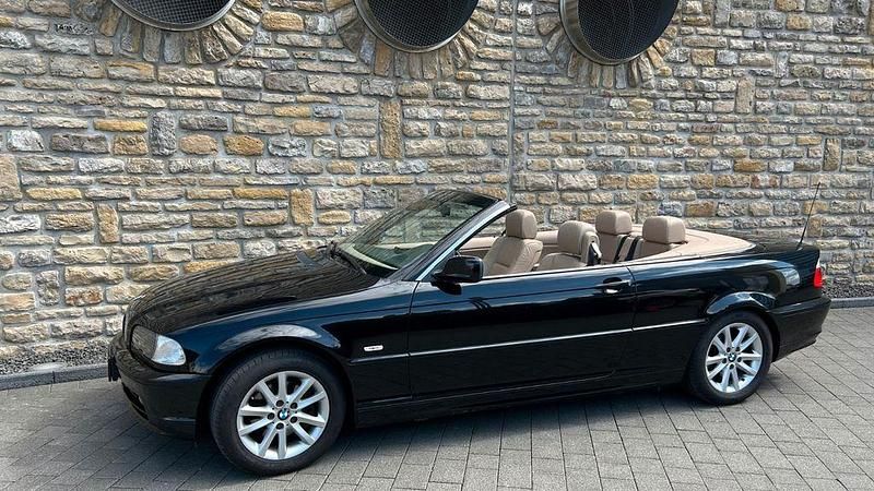Gebraucht BMW 320 Cabriolet 170 PS (125 kW) 2001 Schwarz Cabrio
