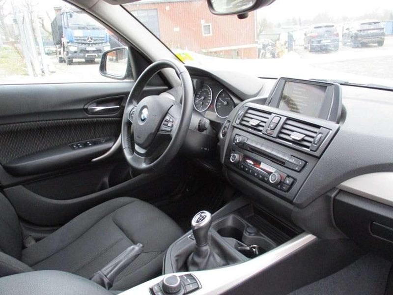 Gebraucht BMW 116 Advantage 136 PS (100 kW) 2014 Schwarz Kleinwagen