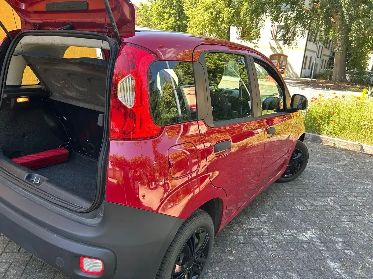 Gebraucht Fiat Panda 60 PS (44 kW) 2015 Rot Kleinwagen