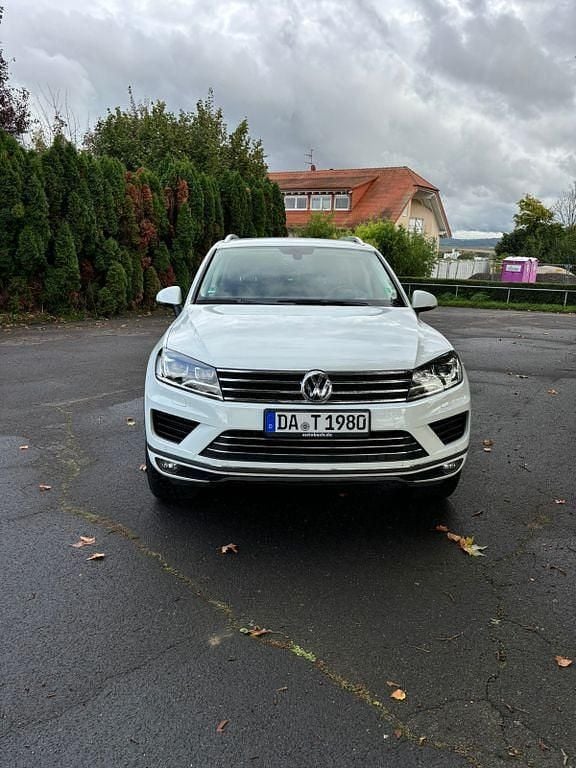 Weiß Gebraucht 2018 VW Touareg Terrain Tech SUV | 25.900 € (Superpreis) - Bild 1/4