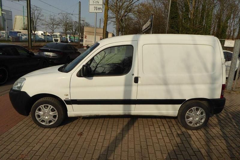 Gebraucht Peugeot Partner 75 PS (55 kW) 2007 Weiß Van / Kleinbus