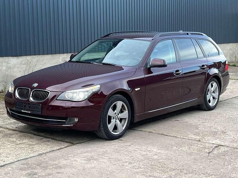 Gebraucht BMW 530 272 PS (200 kW) 2010 Barberarot Kombi
