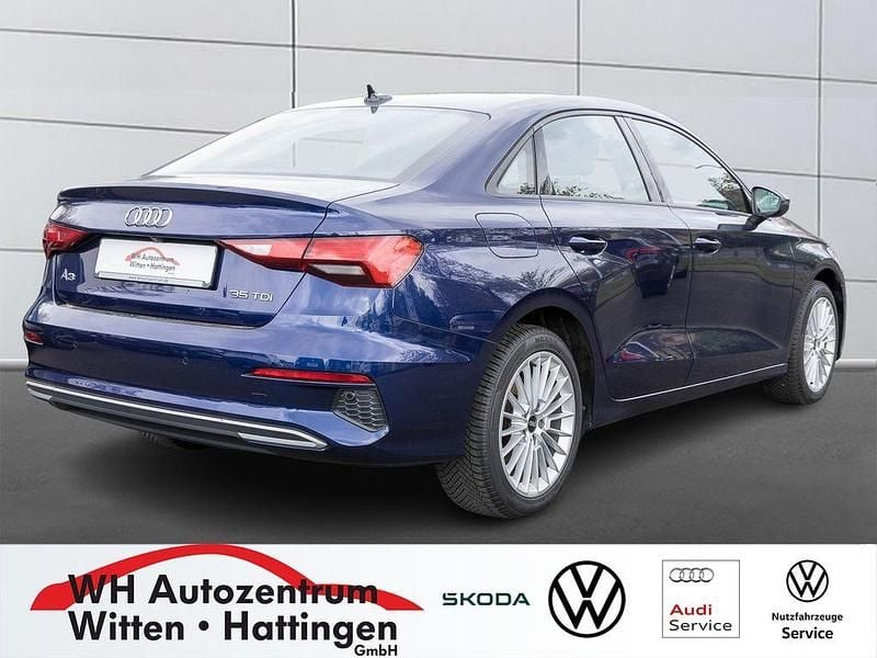 Gebraucht Audi A3 Advanced 150 PS (110 kW) 2023 Navarrablau metallic Limousine