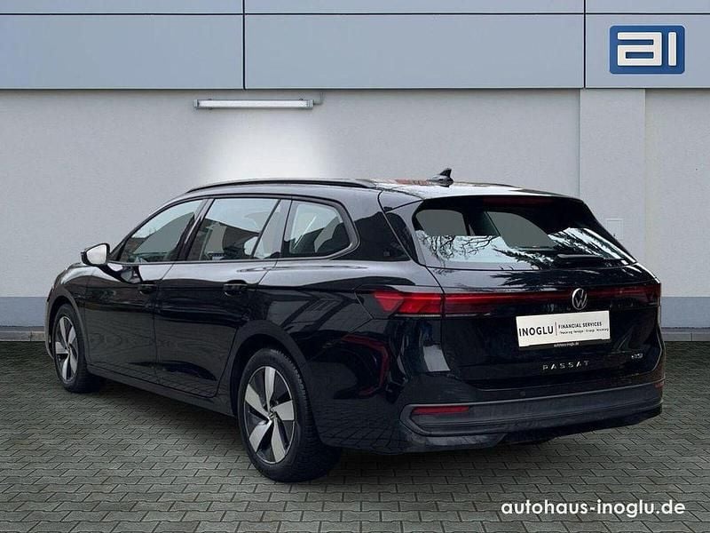 Gebraucht VW Passat R 150 PS (110 kW) 2025 Schwarz Limousine