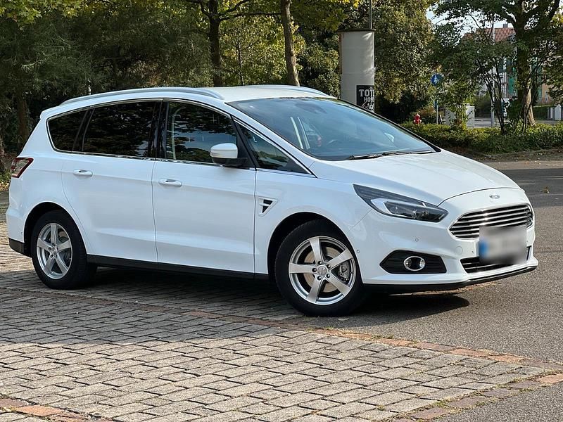 Gebraucht Ford S-MAX S 150 PS (110 kW) 2018 Weiß Van / Kleinbus