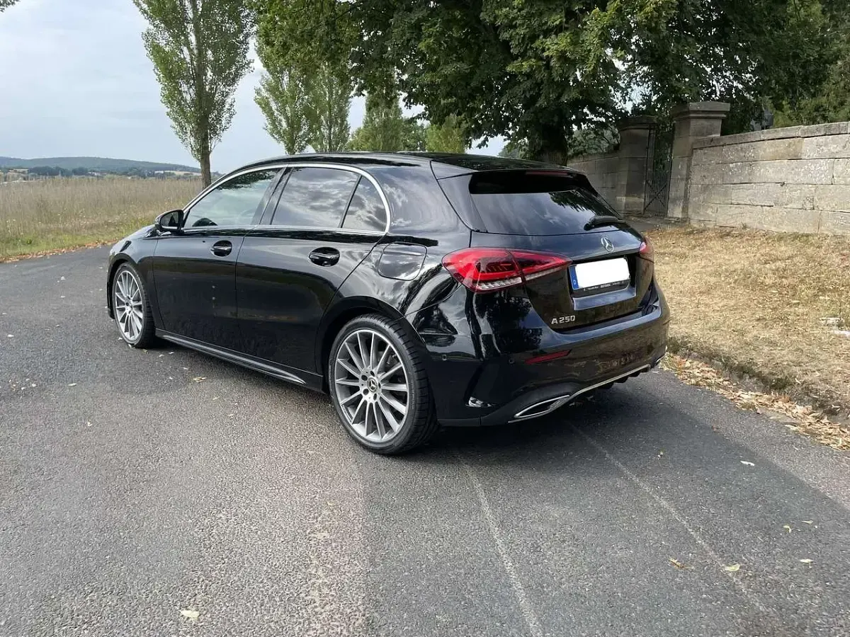 Gebraucht Mercedes A250 AMG line 224 PS (164 kW) 2019 Schwarz Limousine