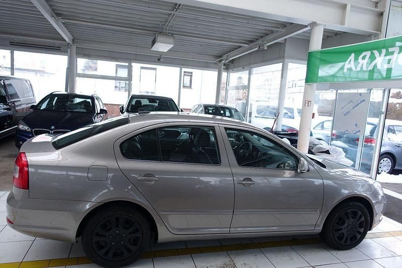 Gebraucht Skoda Octavia Elegance 160 PS (117 kW) 2010 Beige Limousine