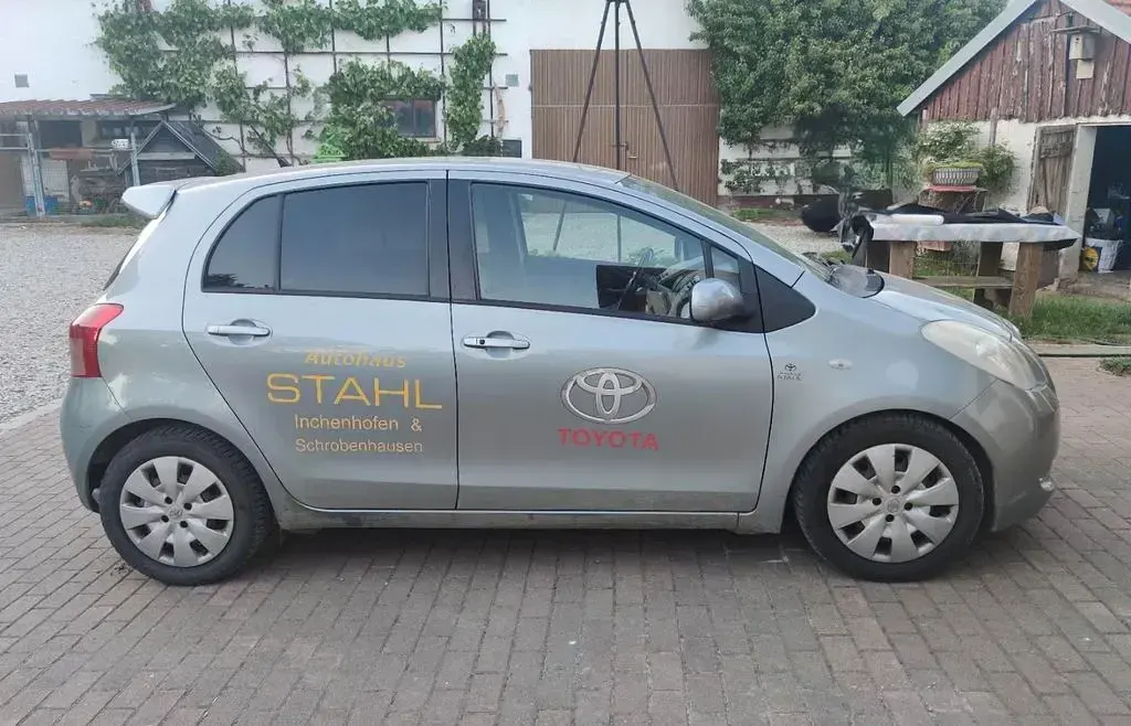 Gebraucht Toyota Yaris Executive 87 PS (63 kW) 2006 Grau Limousine