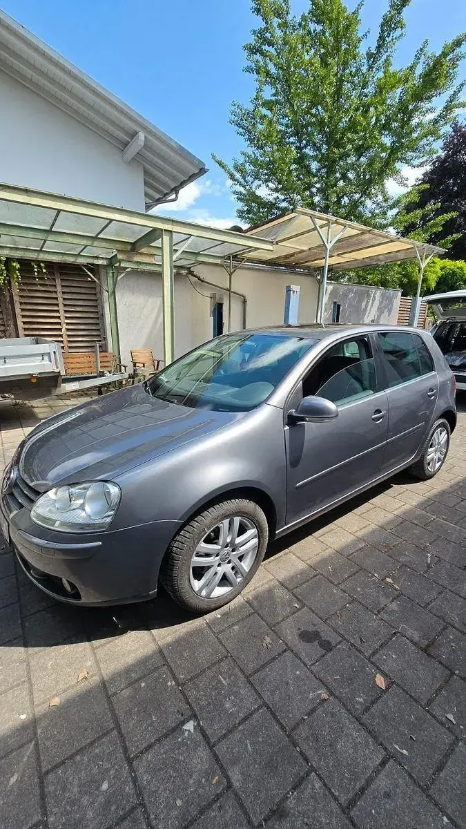 Gebraucht VW Golf V 105 PS (77 kW) 2007 Grau Limousine