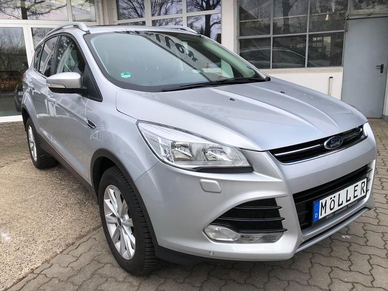 Gebraucht Ford Kuga Titanium 179 PS (131 kW) 2015 Silber SUV