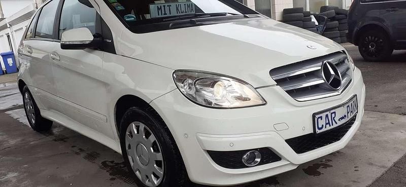 Weiß Gebraucht 2010 Mercedes B160 Van / Kleinbus | 5.750 € (Etwas zu teuer) - Bild 1/4
