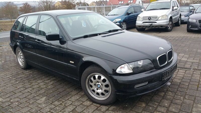 Schwarz metallic Gebraucht 2000 BMW 318 Kombi | 700 € (Superpreis) - Bild 1/4