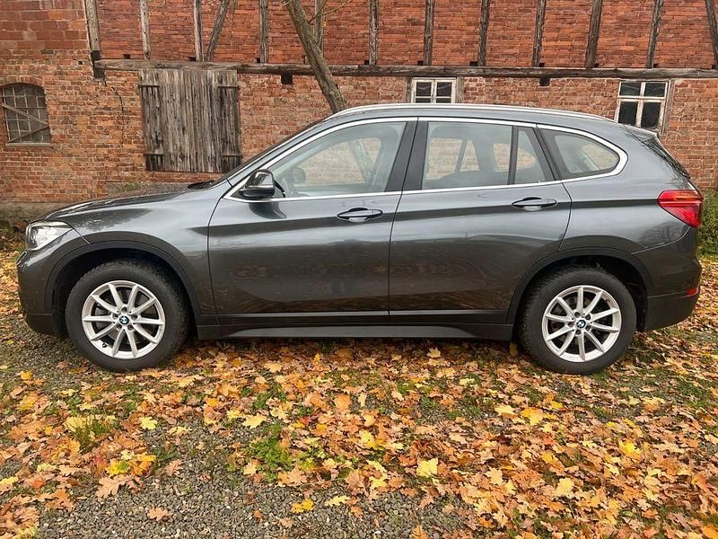 Gebraucht BMW X1 Advantage 190 PS (139 kW) 2016 Grau SUV
