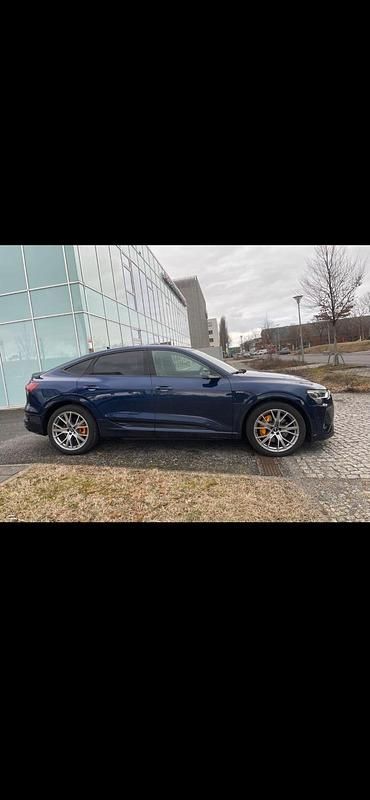 Gebraucht Audi e-tron Comfort 230 kW (313 PS) 2021 Blau SUV