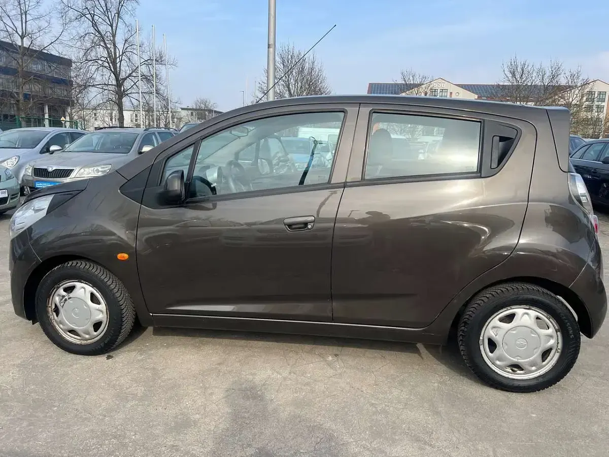 Gebraucht Chevrolet Spark LS 68 PS (50 kW) 2011 Coconut champagne met Kleinwagen