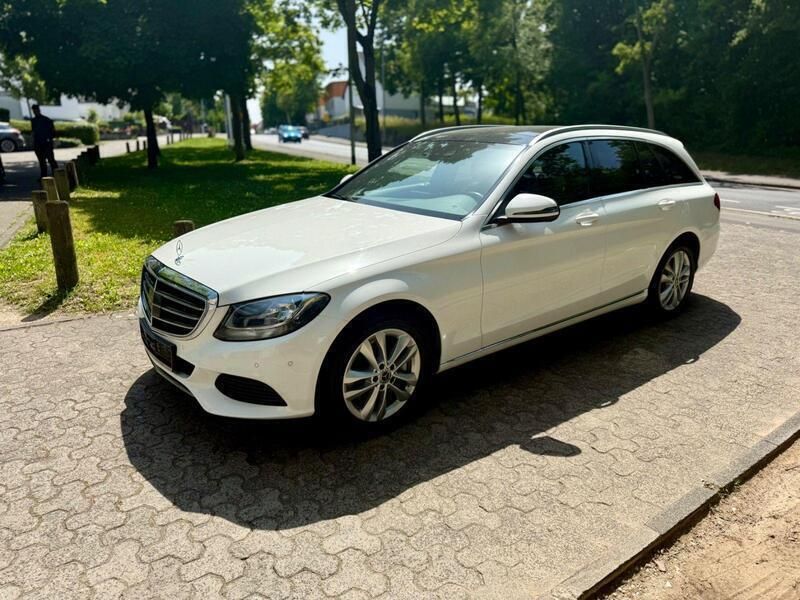 Weiß Gebraucht 2017 Mercedes C300 Kombi | 21.290 € (Fairer Preis) - Bild 1/4
