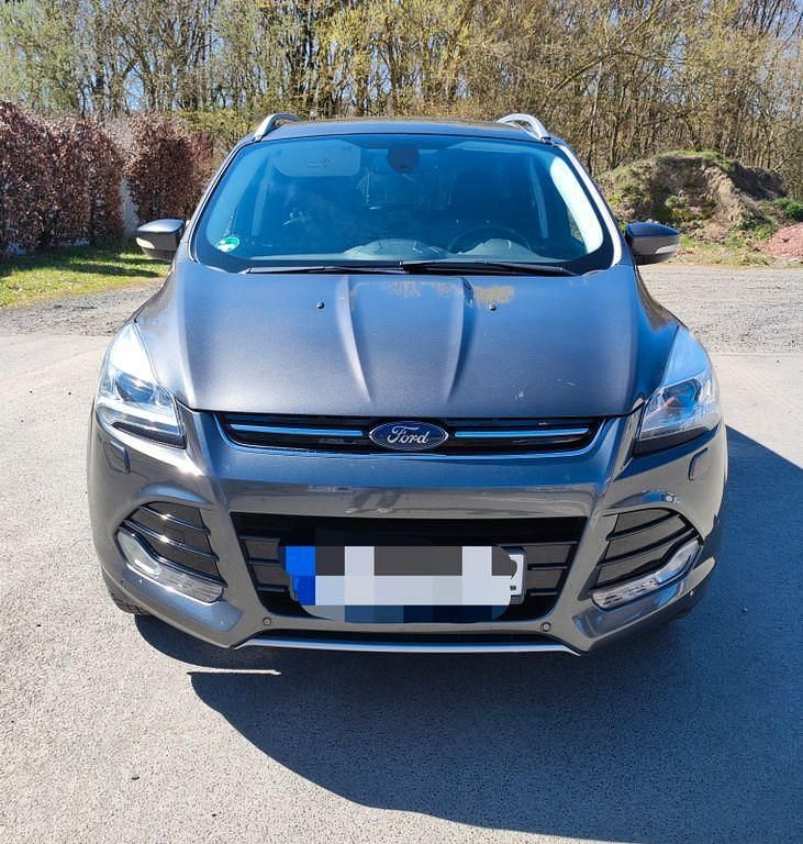 Gebraucht Ford Kuga Titanium 150 PS (110 kW) 2015 Grau SUV