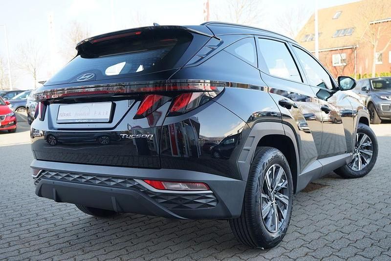 Gebraucht Hyundai Tucson Select 136 PS (100 kW) 2023 Schwarz SUV
