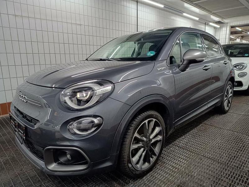 Grau Gebraucht 2024 Fiat 500X Dolcevita SUV | 20.880 € (Fairer Preis) - Bild 1/4