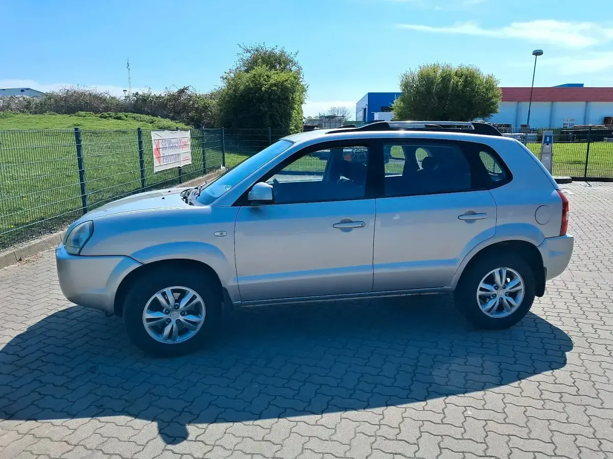 Gebraucht Hyundai Tucson 140 PS (102 kW) 2009 Silber SUV