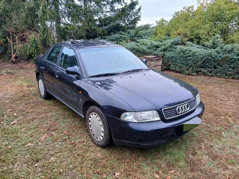Blau Gebraucht 1996 Audi A4 Limousine | 799 € (Superpreis) - Bild 1/4