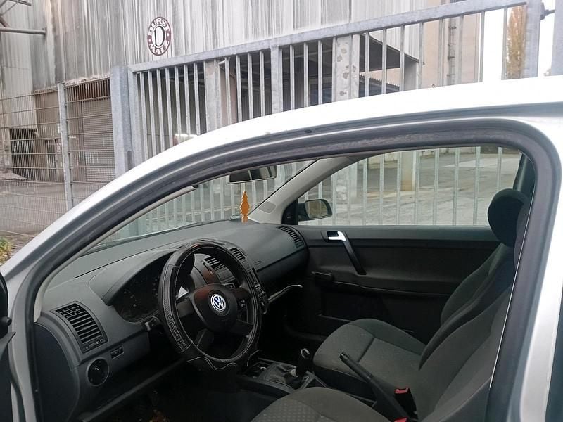 Silber Gebraucht 2003 VW Polo Kleinwagen | 750 € - Bild 1/4