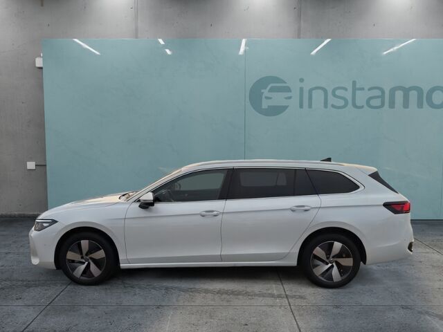 Weiß Gebraucht 2024 VW Passat Pro Kombi | 33.599 € (Superpreis) - Bild 1/2