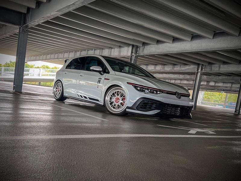 Weiß Gebraucht 2021 VW Golf VIII GTI Clubsport Limousine | 31.000 € - Bild 1/4