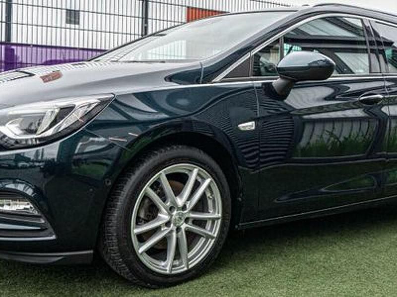 Gebraucht Opel Astra 160 PS (117 kW) 2018 Grün Kombi