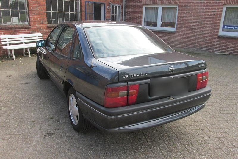Gebraucht Opel Vectra 90 PS (66 kW) 1995 Grau Limousine