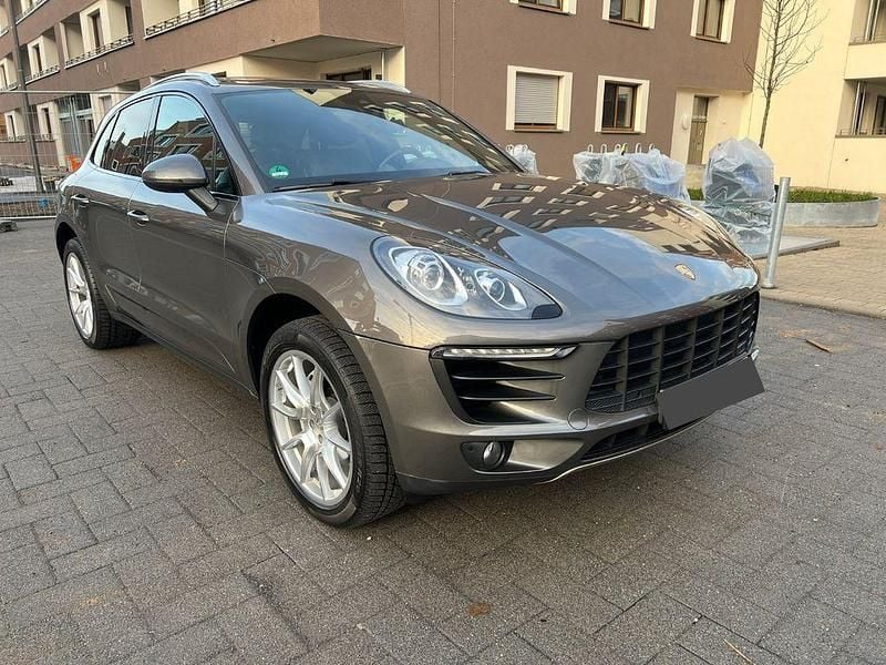 Grau Gebraucht 2015 Porsche Macan S Sport SUV | 33.900 € (Guter Preis) - Bild 1/4